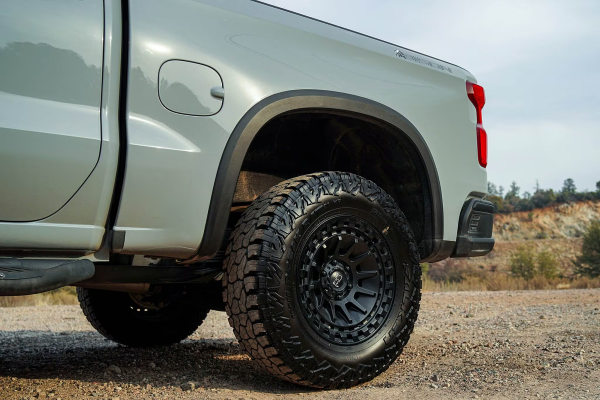 2024 Chevrolet Silverado 1500 ZR2 - Image 21