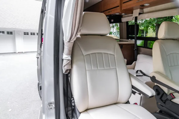 2014 Winnebago Era 70X - Image 55