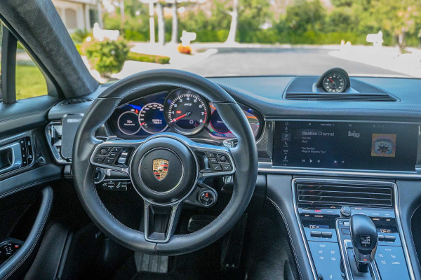 2020 Porsche Panamera GTS - Image 30