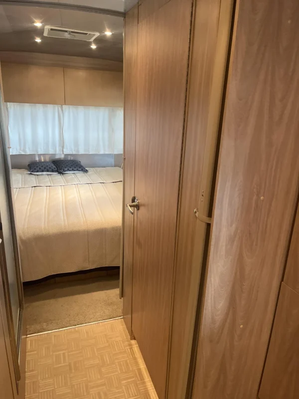 2008 Airstream 27′ Safari Special Edition - Image 6
