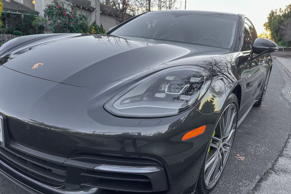 2018 Porsche Panamera 4 E-Hybrid - Image 30