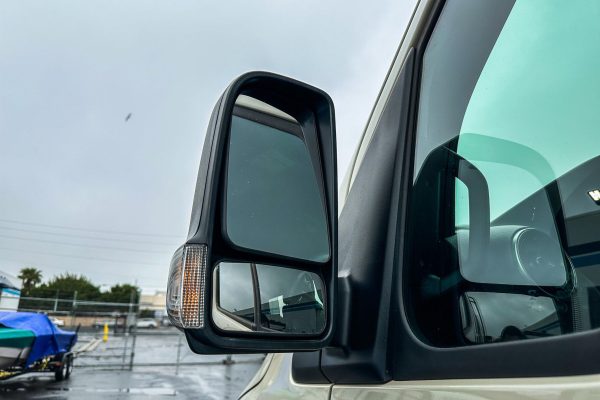 2020 Winnebago Revel 4x4 - Image 10
