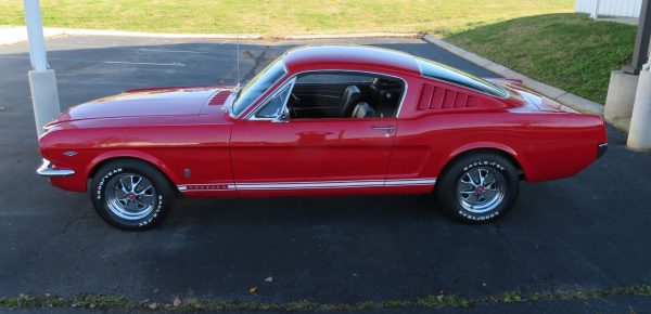 1965 Ford Mustang GT 2+2 Fastback - Image 4