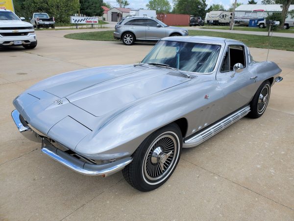 1965 Chevrolet Corvette - Image 4