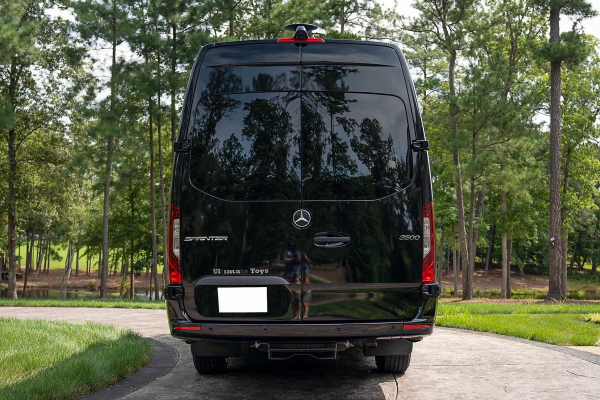 2019 Mercedes-Benz Sprinter 2500 Ultimate Limo - Image 4