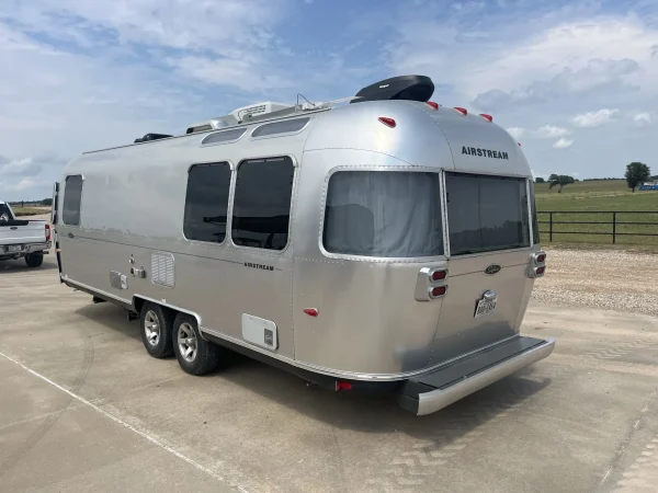 2008 Airstream 27′ Safari Special Edition - Image 29