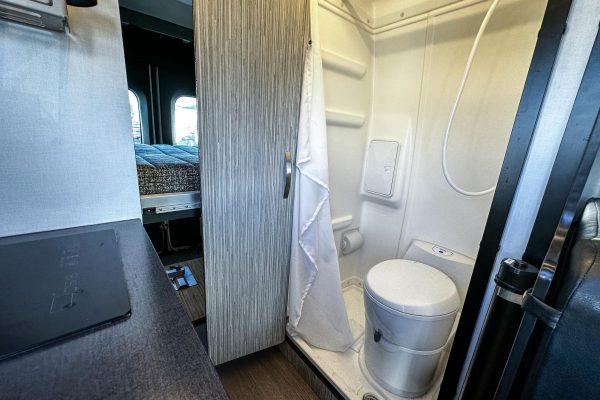 2020 Winnebago Revel 4x4 - Image 35