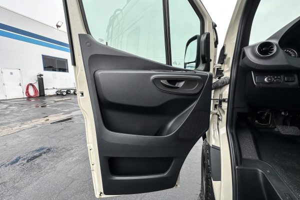 2020 Winnebago Revel 4x4 - Image 46