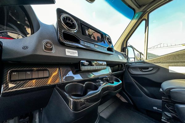 2020 Winnebago Revel 4x4 - Image 48