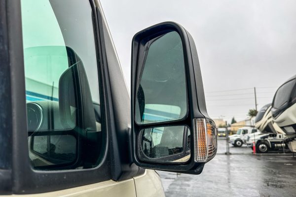 2020 Winnebago Revel 4x4 - Image 13
