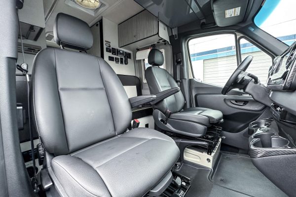 2020 Winnebago Revel 4x4 - Image 51