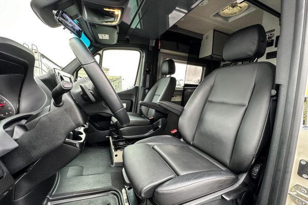 2020 Winnebago Revel 4x4 - Image 14