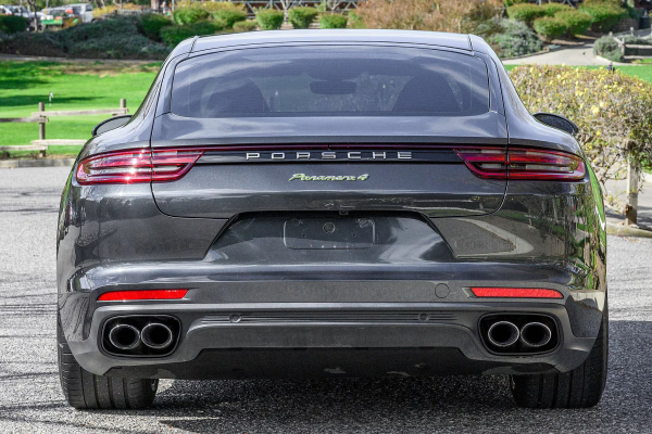 2018 Porsche Panamera 4 E-Hybrid - Image 4