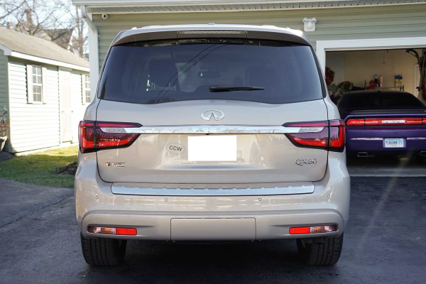 2019 Infiniti QX80 Luxe - Image 4