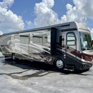2020 Fleetwood Discovery LXE 40G