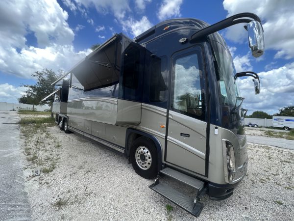 2011 Newell Coach P2000I - Image 4
