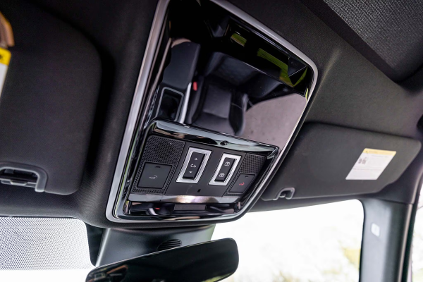 2022 Land Rover Range Rover Sport SVR Carbon Edition - Image 31
