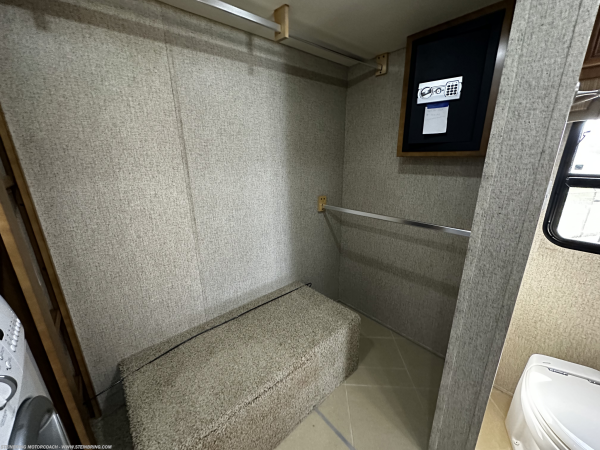 2013 Newmar Ventana 4346 - Image 31