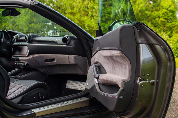 2019 Ferrari Portofino - Image 31