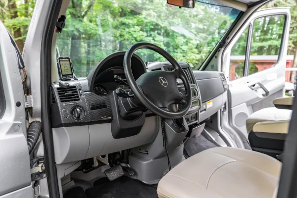 2014 Winnebago Era 70X - Image 57