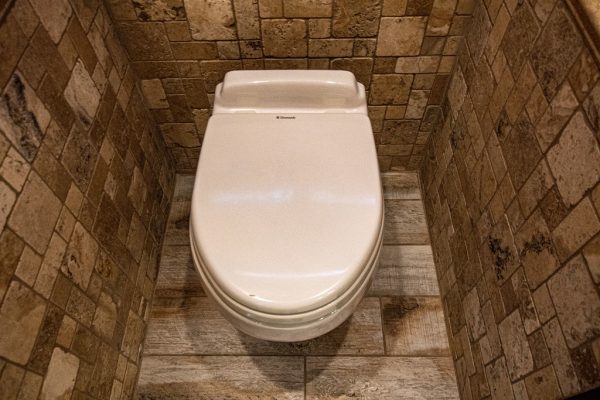 2017 Foretravel IH 45 Bath & 12 - Image 33