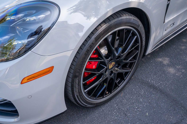 2020 Porsche Panamera GTS - Image 33