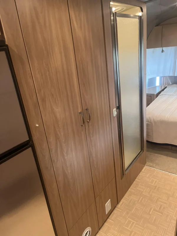 2008 Airstream 27′ Safari Special Edition - Image 9