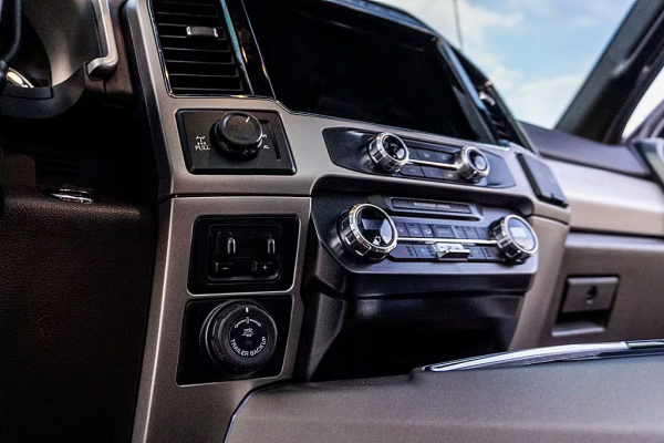 2022 Ford F250 SRW Crew Cab King Ranch - Image 34