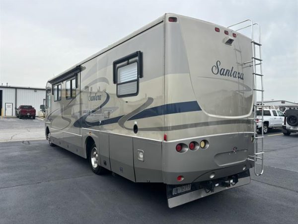 2004 Coachmen Santara 3510 DS - Image 35