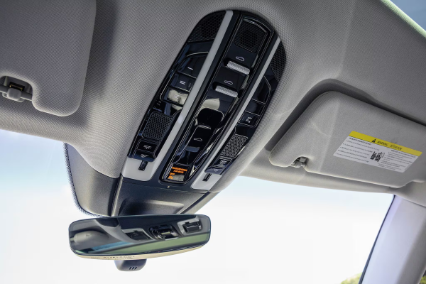 2018 Porsche Panamera 4 E-Hybrid - Image 35