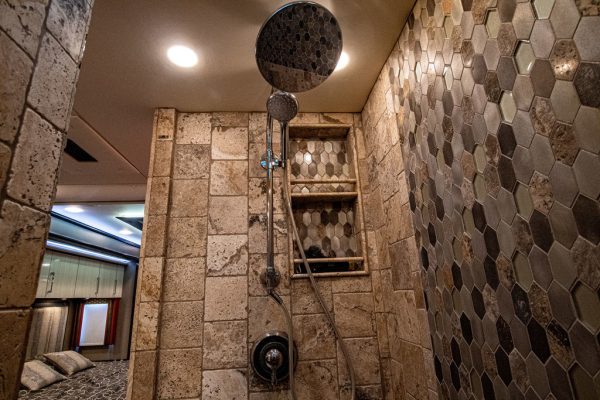 2017 Foretravel IH 45 Bath & 12 - Image 36