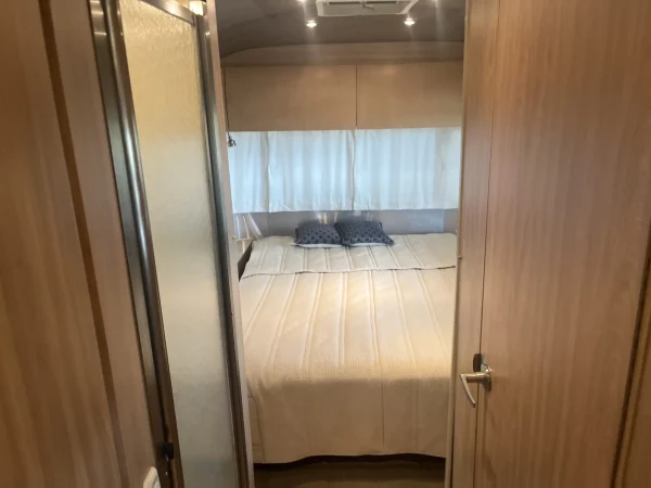 2008 Airstream 27′ Safari Special Edition - Image 12
