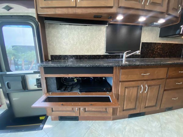 2013 Fleetwood Excursion 33A - Image 36