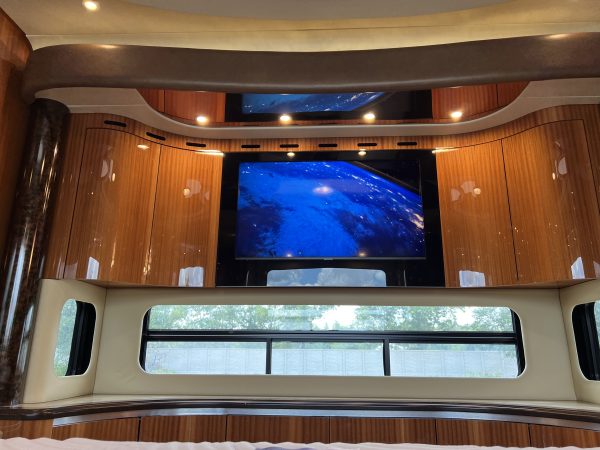 2011 Newell Coach P2000I - Image 37