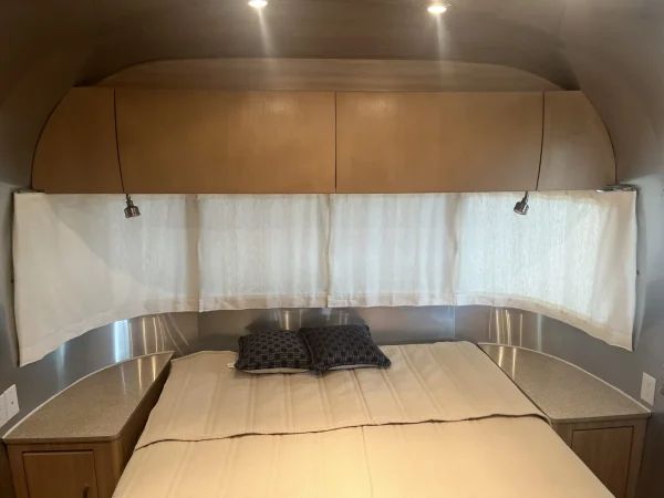 2008 Airstream 27′ Safari Special Edition - Image 13
