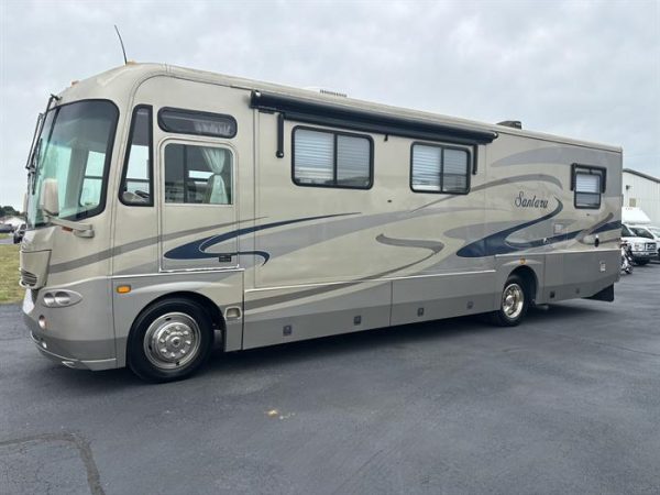 2004 Coachmen Santara 3510 DS - Image 37