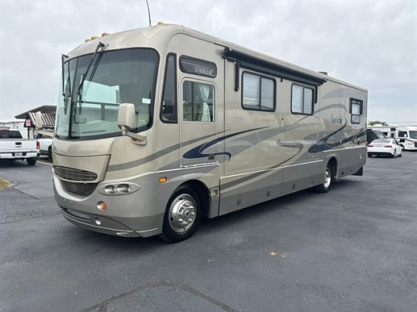 2004 Coachmen Santara 3510 DS - Image 38
