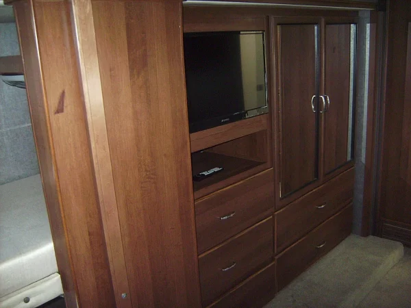 2015 Fleetwood Bounder Classic 36H - Image 79