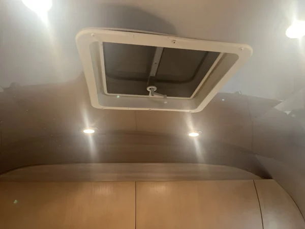 2008 Airstream 27′ Safari Special Edition - Image 16