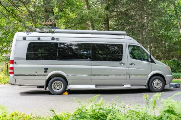 2014 Winnebago Era 70X - Image 30
