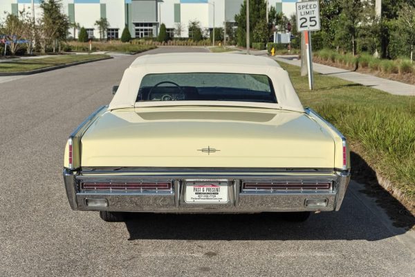 1967 Lincoln Continental Convertible - Image 5