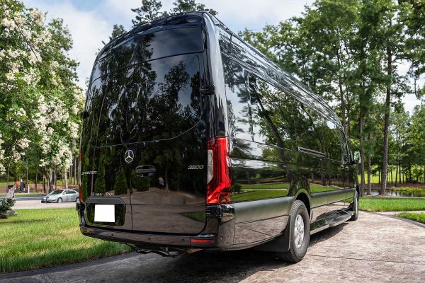 2019 Mercedes-Benz Sprinter 2500 Ultimate Limo - Image 5