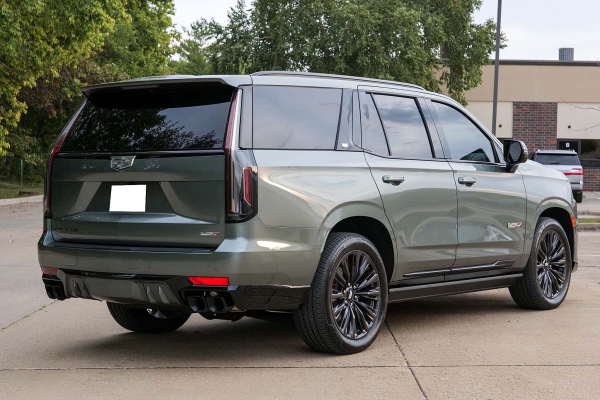 2024 Cadillac Escalade V - Image 5