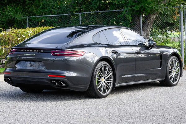 2018 Porsche Panamera 4 E-Hybrid - Image 5