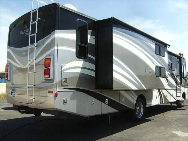 2015 Fleetwood Bounder Classic 36H - Image 46
