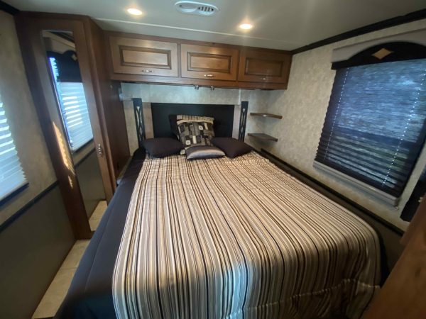 2013 Fleetwood Excursion 33A - Image 41