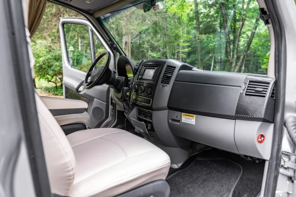 2014 Winnebago Era 70X - Image 66