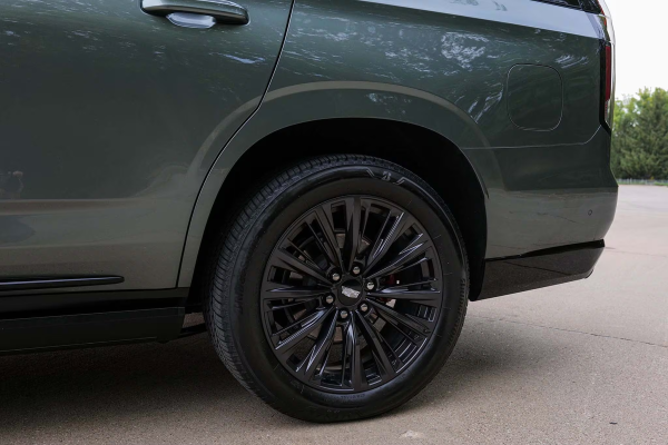 2024 Cadillac Escalade V - Image 44