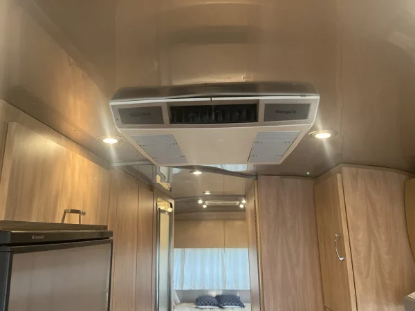 2008 Airstream 27′ Safari Special Edition - Image 20