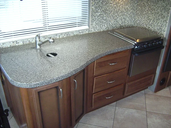 2015 Fleetwood Bounder Classic 36H - Image 5